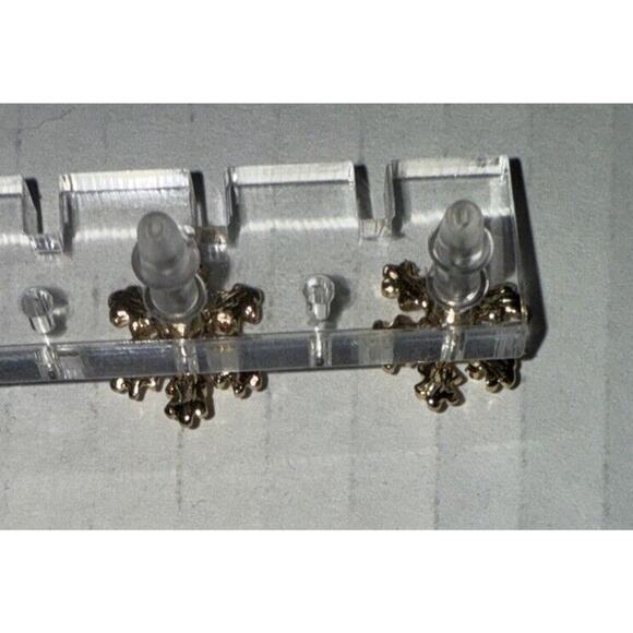 Gold Tone Snowflake Shaped Stud Earrings - Picture 4 of 5